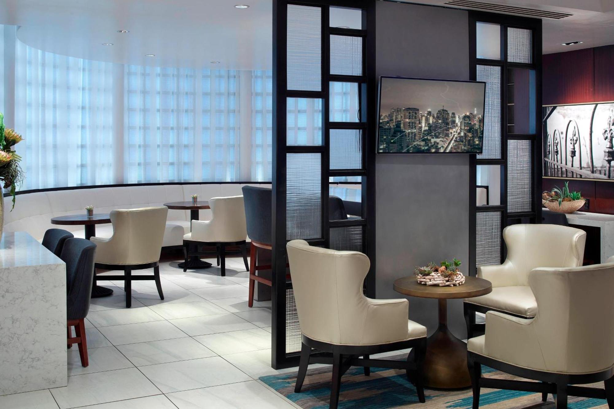 New Orleans Marriott Metairie At Lakeway Exterior photo