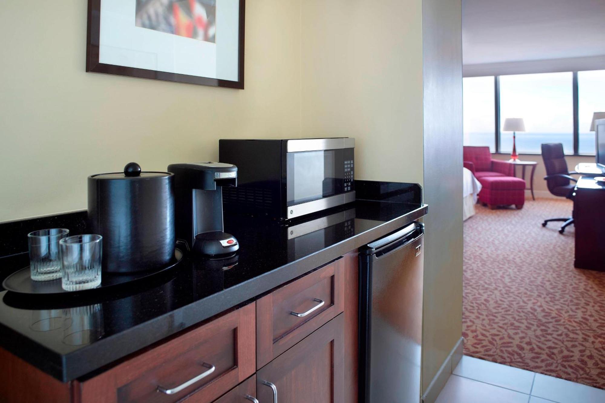 New Orleans Marriott Metairie At Lakeway Exterior photo