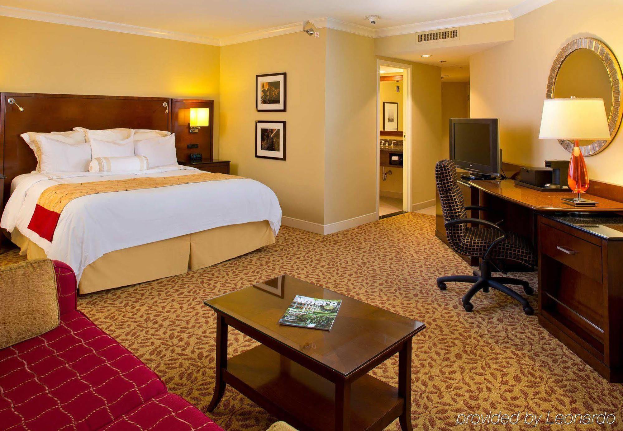 New Orleans Marriott Metairie At Lakeway Exterior photo
