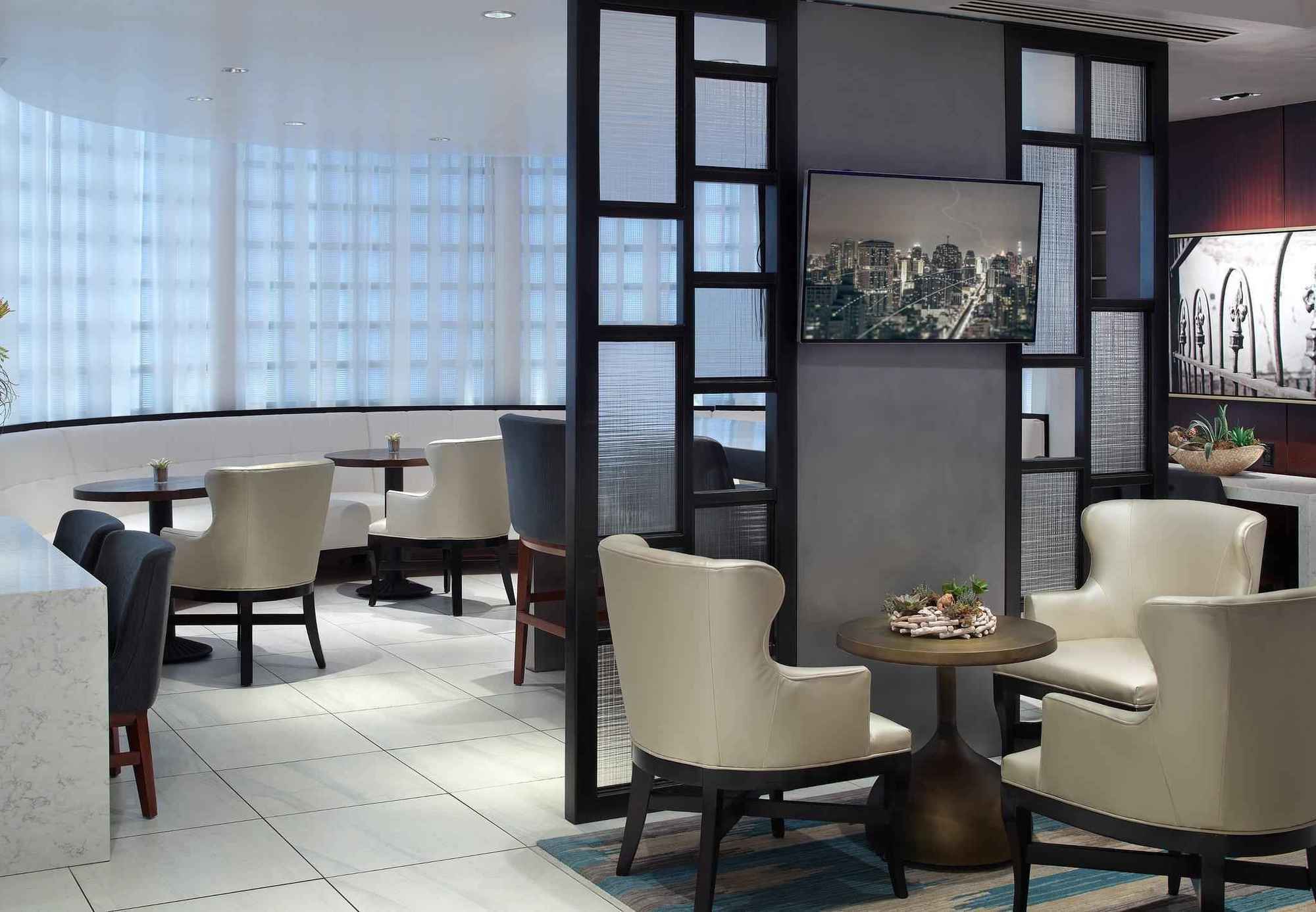 New Orleans Marriott Metairie At Lakeway Exterior photo